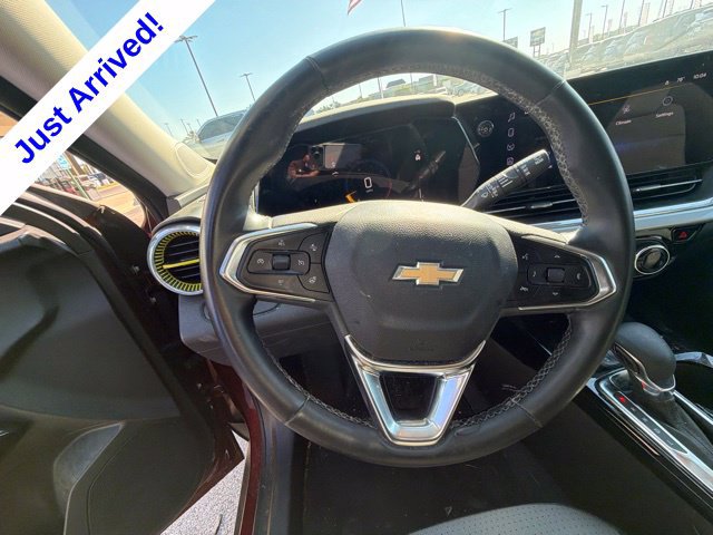 Used 2025 Chevrolet Trax LT w/ Driver Confidence Package FWD image 38