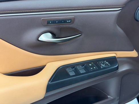 Used 2020 Lexus ES 350 w/ Premium Package image 14