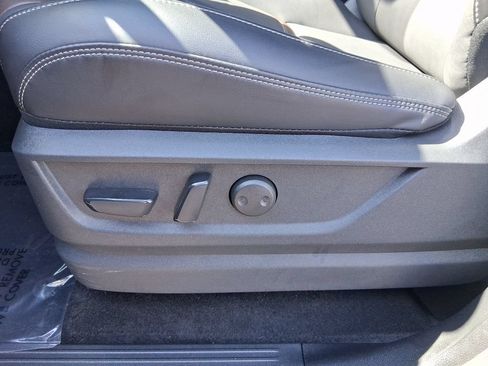 Used 2026 Nissan Armada SL w/ Captain's Chari Seat Package RWD image 13