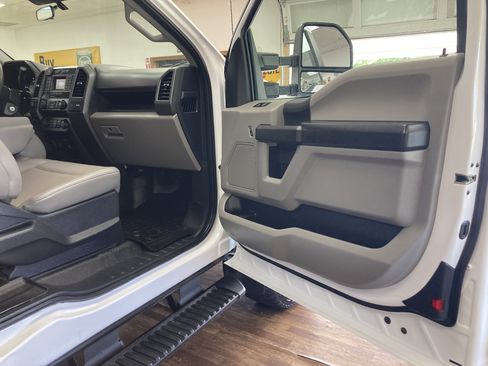 Used 2022 Ford F250 XL w/ STX Appearance Package AWD/4WD image 14