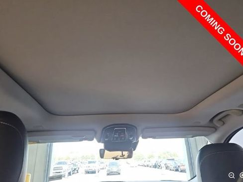 Used 2023 Jeep Grand Cherokee Limited w/ Luxury Tech Group II AWD/4WD image 9