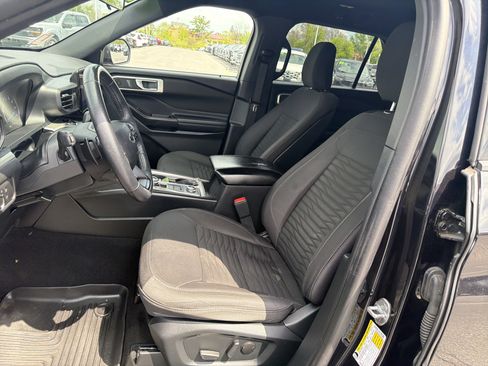Used 2020 Ford Explorer XLT AWD/4WD image 12