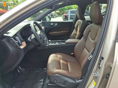 Certified 2024 Volvo XC60 B5 Plus w/ Climate Package AWD/4WD image 14