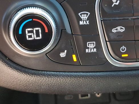 Used 2019 Chevrolet Equinox LT FWD image 27