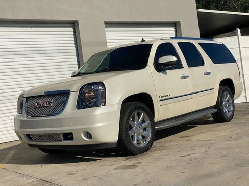 Used 2009 GMC Yukon XL Denali AWD/4WD image 6