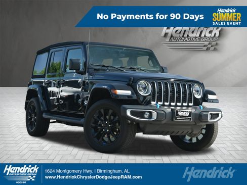 Used 2023 Jeep Wrangler Unlimited Sahara w/ Cold Weather Group AWD/4WD image 1
