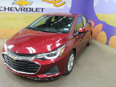 Used 2019 Chevrolet Cruze LT FWD image 4