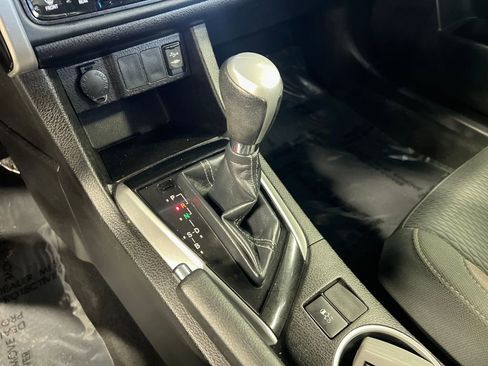 Used 2019 Toyota Corolla LE image 24