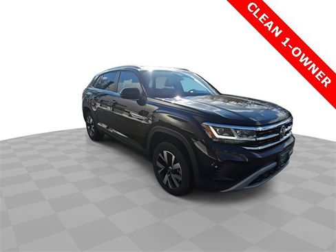 Used 2022 Volkswagen Atlas Cross Sport SE image 2