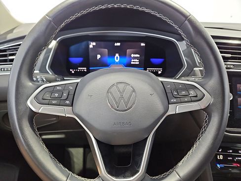 Certified 2023 Volkswagen Tiguan SE FWD image 21