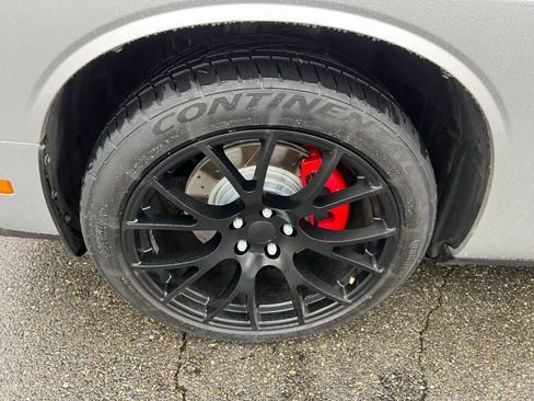 Used 2010 Dodge Challenger R/T image 12