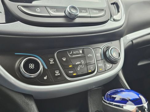 Used 2018 Chevrolet Volt LT w/ Comfort Package image 10