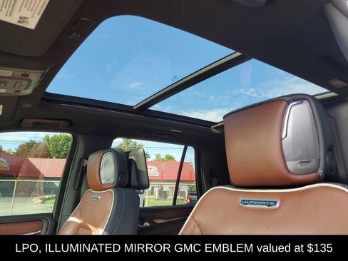 Used 2023 GMC Yukon Denali Ultimate image 7