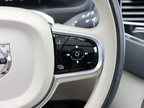 Used 2023 Volvo XC90 B6 Ultimate w/ Protection Package Premier image 22