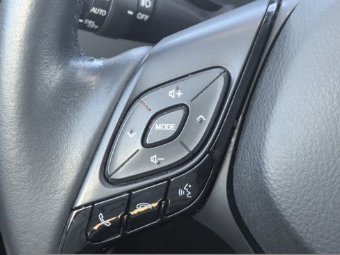 Used 2021 Toyota C-HR Limited image 24