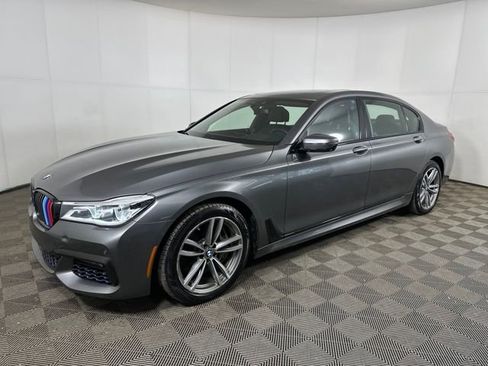Used 2017 BMW 750i xDrive image 7