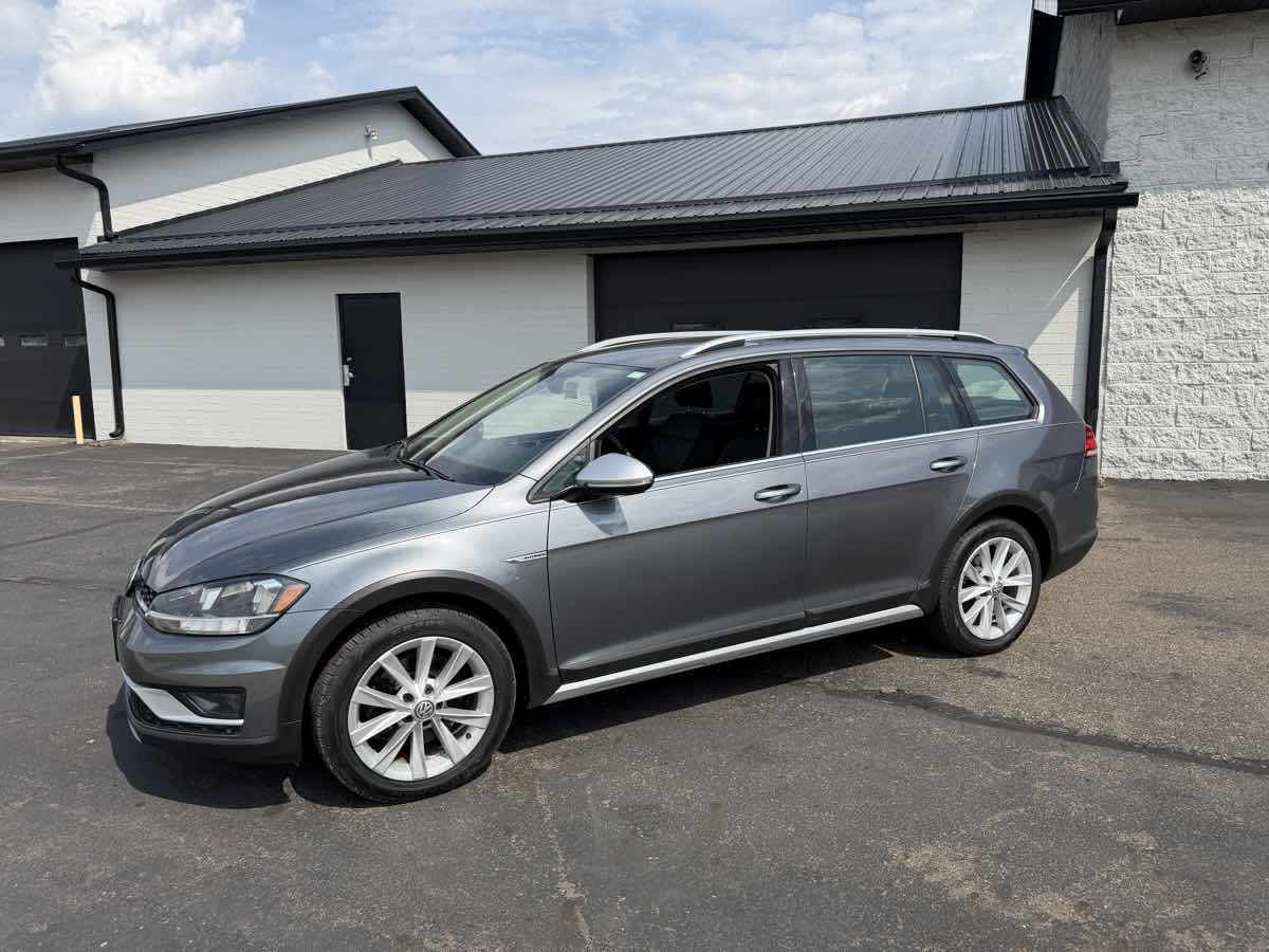 Used 2019 Volkswagen Golf Alltrack SEL AWD/4WD image 2