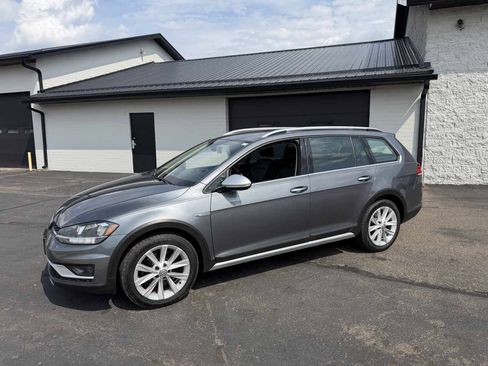 Used 2019 Volkswagen Golf Alltrack SEL AWD/4WD image 2