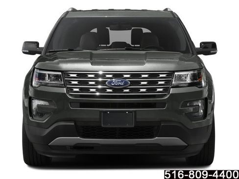Used 2017 Ford Explorer XLT w/ Equipment Group 202A AWD/4WD image 5