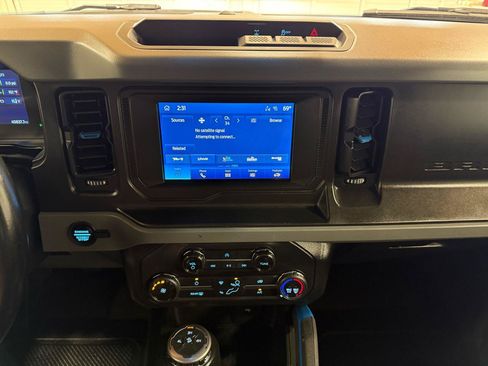 Used 2023 Ford Bronco Black Diamond AWD/4WD image 16