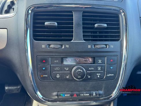 Used 2017 Dodge Grand Caravan GT image 17