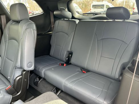 Used 2023 Buick Enclave Essence w/ Experience Buick Package image 27