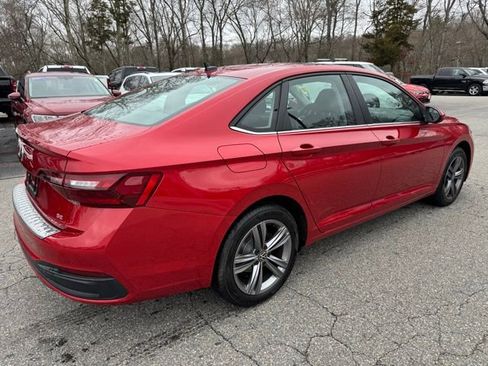 Certified 2023 Volkswagen Jetta SE w/ Panoramic Sunroof Package image 5