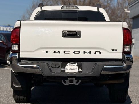 Used 2019 Toyota Tacoma 2WD Double Cab image 4