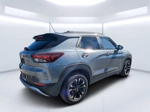 Used 2021 Chevrolet TrailBlazer LT w/ Convenience Package image 3