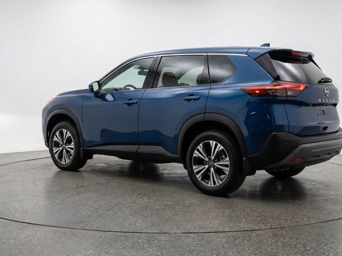 Used 2025 Nissan Rogue SV image 6