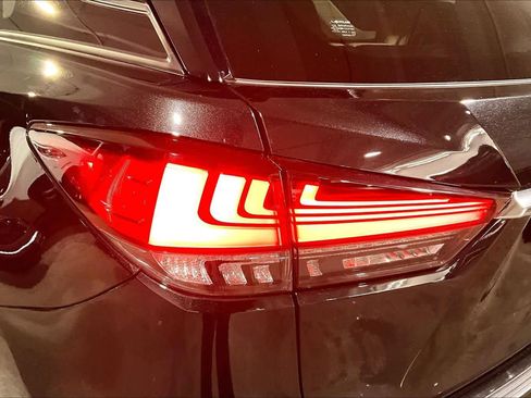 Used 2022 Lexus RX 450hL Luxury w/ Cold Area Package (CT) image 27