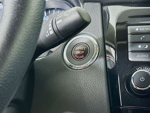 Used 2019 Nissan Rogue SV image 20