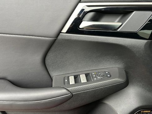 New 2026 Mitsubishi Outlander SE image 10