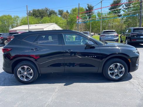 Used 2024 Chevrolet Blazer LT w/ Convenience Package FWD image 8