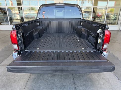 Certified 2019 Toyota Tacoma SR5 AWD/4WD image 15