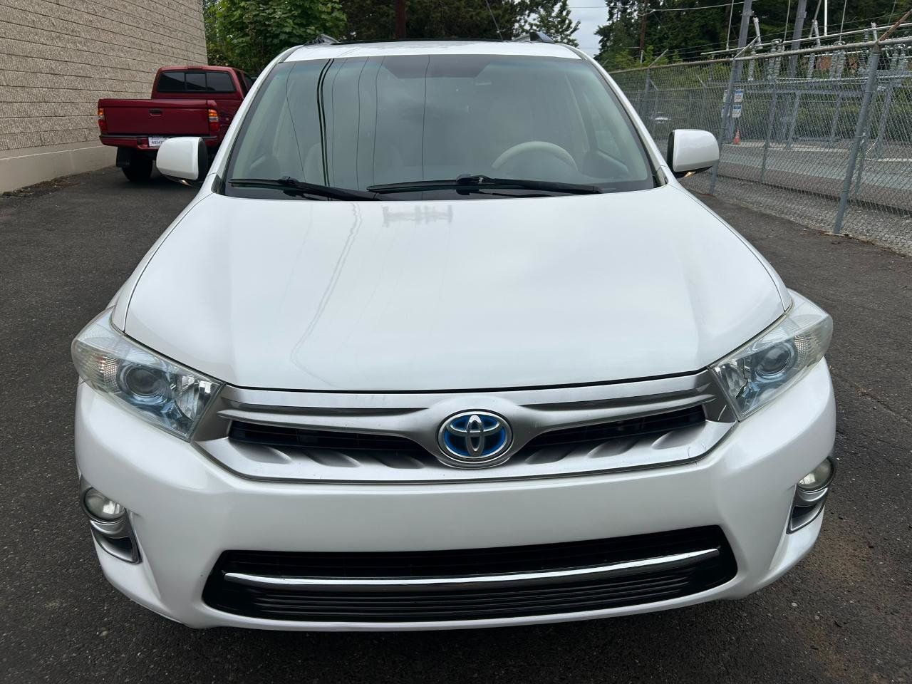 Used 2012 Toyota Highlander Limited AWD/4WD image 2