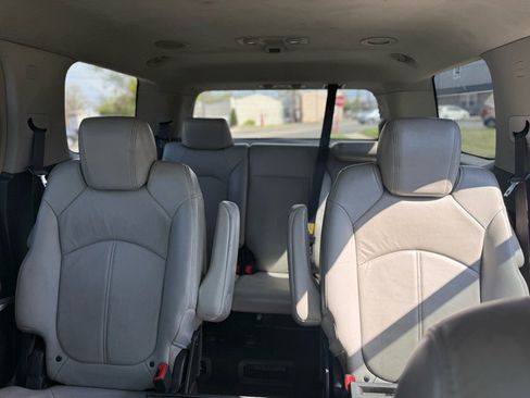 Used 2007 GMC Acadia SLT w/ Convenience Package image 17