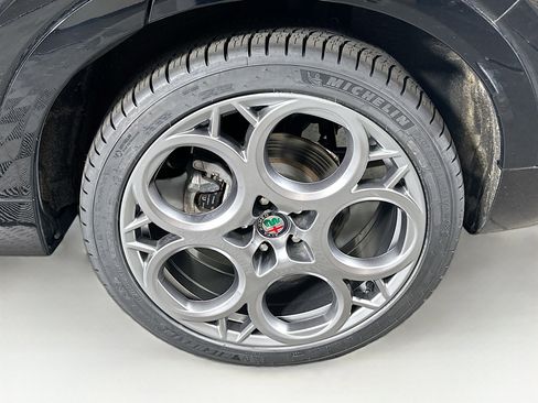 Used 2024 Alfa Romeo Tonale Ti AWD/4WD image 11