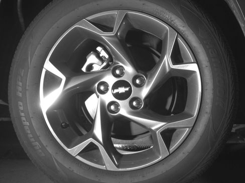 Used 2025 Chevrolet Trax LT FWD image 15