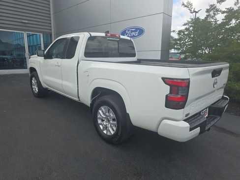 Used 2024 Nissan Frontier SV w/ SV Convenience Package AWD/4WD image 8