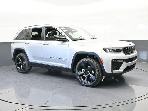 New 2026 Jeep Grand Cherokee Limited w/ Limited Altitude Package RWD image 8