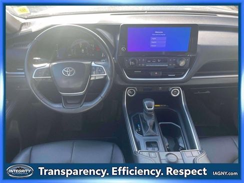 Used 2024 Toyota Grand Highlander XLE image 14