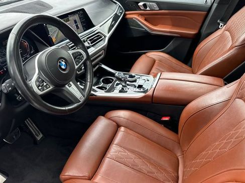 Used 2022 BMW X7 xDrive40i w/ M Sport Package AWD/4WD image 9