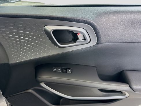 Used 2024 Kia Soul LX w/ Option Group 015 image 30