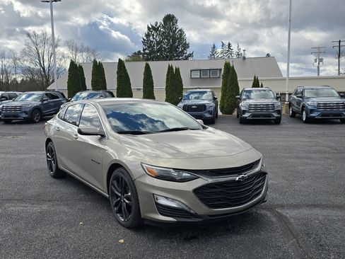 Used 2022 Chevrolet Malibu LT w/ Sport Edition image 7