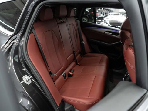 Used 2025 BMW X4 xDrive30i w/ Premium Package image 12