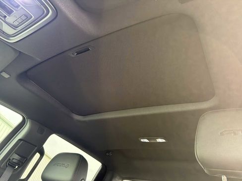 Used 2024 GMC Sierra 1500 AT4 w/ Technology Package image 4