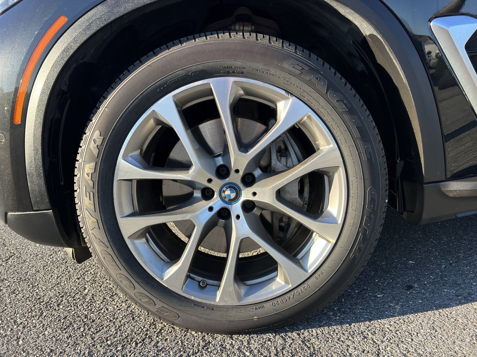 Used 2025 BMW X5 xDrive50e AWD/4WD image 12