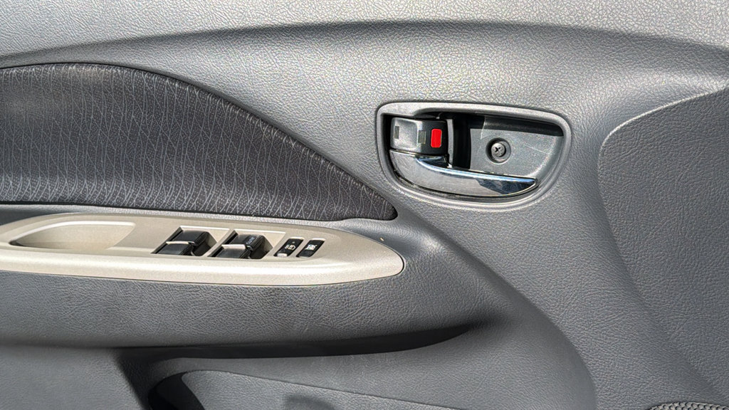 Used 2008 Toyota Yaris S FWD image 21