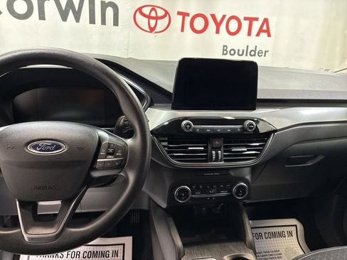 Used 2025 Ford Escape Active AWD/4WD image 27